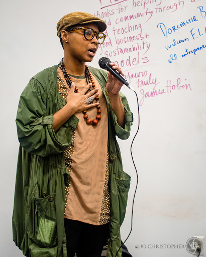 Fashion designer Joelle Fontaine talks about her experience as an entrepreneur at the lab OLYMPUS DIGITAL CAMERA